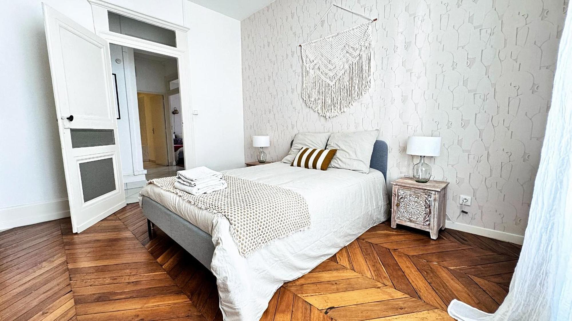 Suite Cinnabar Улан Екстериор снимка